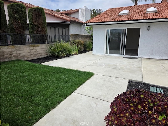 2937 Oakwood Ln, Torrance, CA 90505 - view of yard featuring a patio area