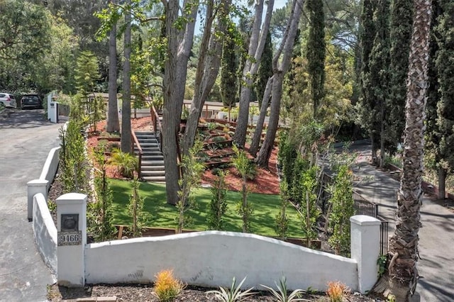 9466 Hidden Valley Pl, Beverly Hills, CA 90210 - exterior space