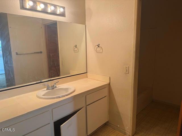 1742 Sinaloa Rd Unit 329, Simi Valley, CA 93065 - bathroom featuring vanity