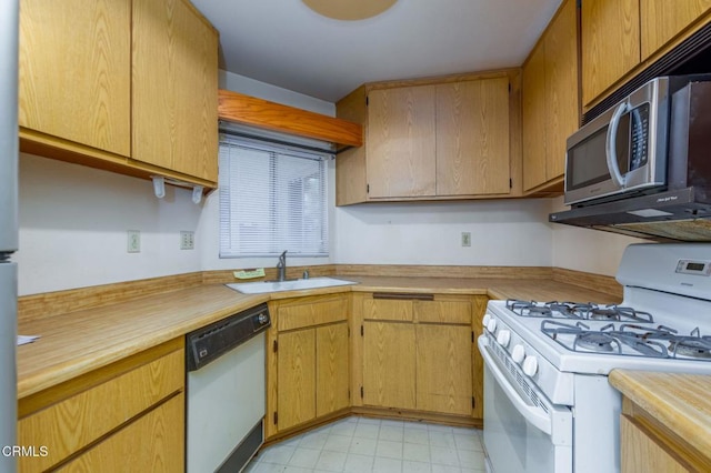 1742 Sinaloa Rd Unit 329, Simi Valley, CA 93065 - kitchen with white appliances and light countertops