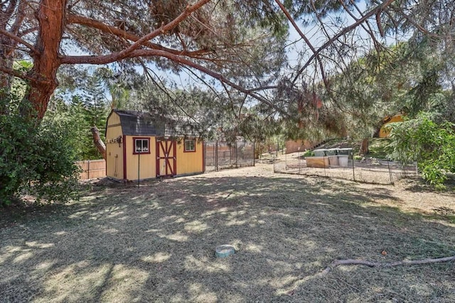 1575 Larson Ln, Fallbrook, CA 92028 - view of yard with a garden