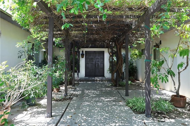 10035 Gierson Ave, Chatsworth, CA 91311 - doorway to property with stucco siding