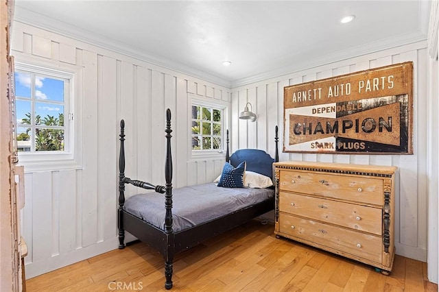 230 Esplanade, San Clemente, CA 92672 - bedroom with crown molding, light wood finished floors, and recessed lighting