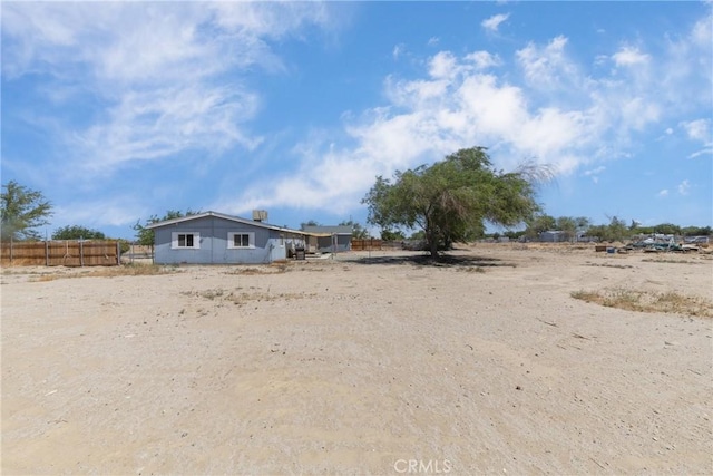 38448 95th St E, Palmdale, CA 93591 - view of yard
