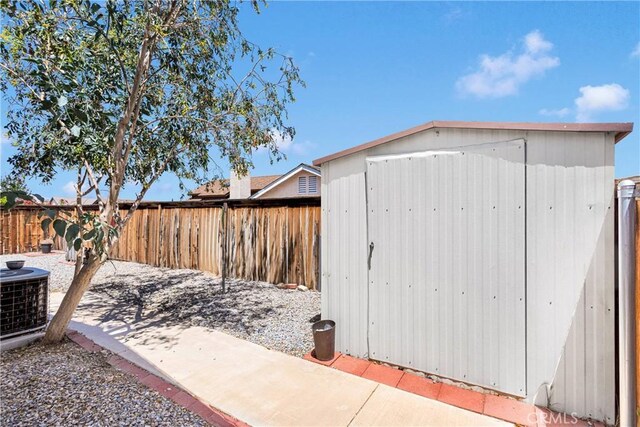 12439 Glennaire Pl, Victorville, CA 92395 - photo 25