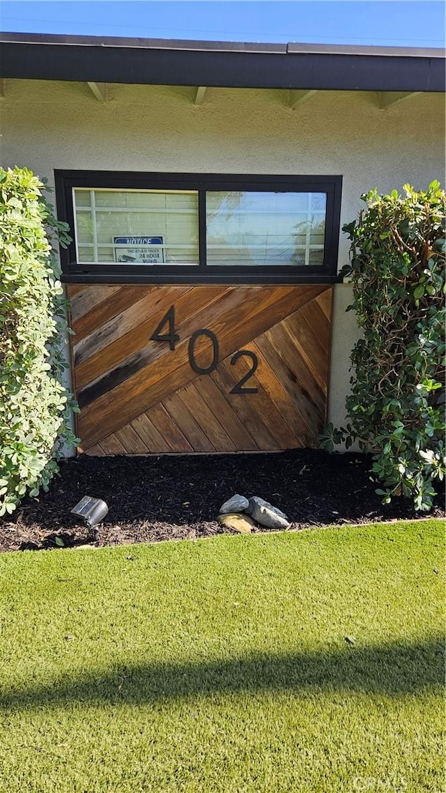 402 Hartzell Ave, Redlands, CA 92374 - community sign featuring a lawn