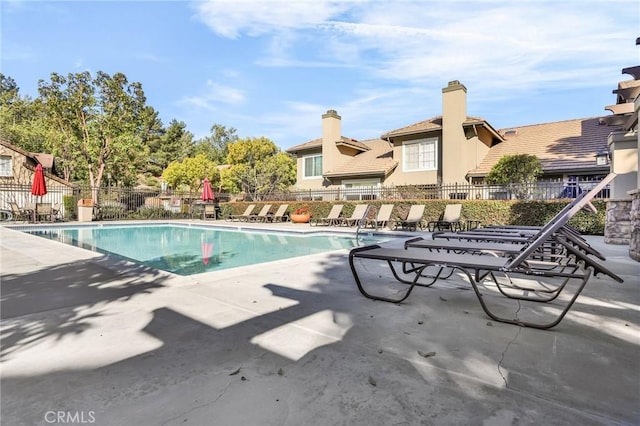 8039 E Snapdragon Ln, Anaheim, CA 92808 - community pool with a patio