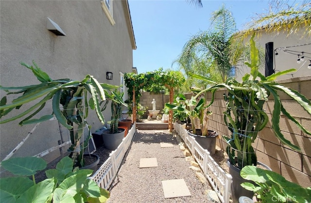 25664 Red Hawk Rd, Corona, CA 92883 - view of yard with a garden