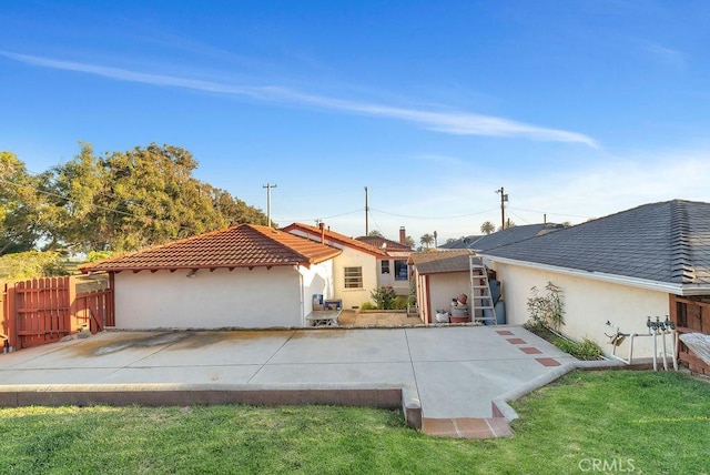 900 W 37th St, San Pedro, CA 90731 - view of front facade with a patio and stucco siding