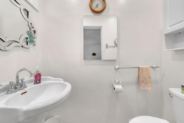 900 W 37th St, San Pedro, CA 90731 - bathroom with a sink and toilet