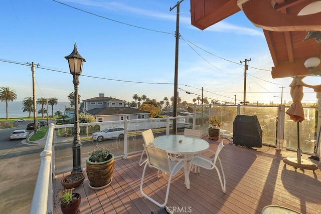 900 W 37th St, San Pedro, CA 90731 - wooden terrace featuring area for grilling