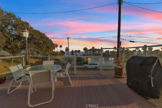 900 W 37th St, San Pedro, CA 90731 - deck at dusk with outdoor dining area