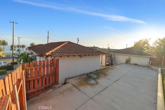 900 W 37th St, San Pedro, CA 90731 - view of garage