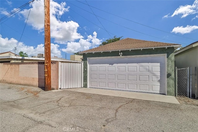 3411 W Chandler Blvd, Burbank, CA 91505 - view of detached garage