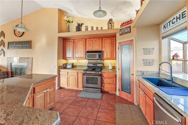 23053 Roundup Way, Apple Valley, CA 92308 - photo 14
