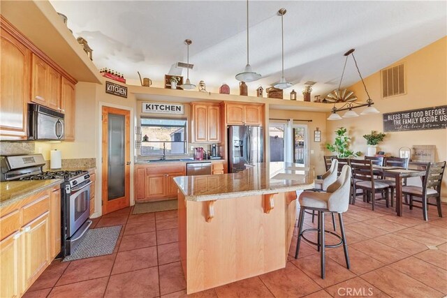 23053 Roundup Way, Apple Valley, CA 92308 - photo 11