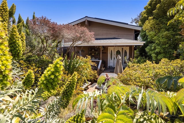 1760 Stuart St, Cambria, CA 93428 - view of front of property featuring covered porch