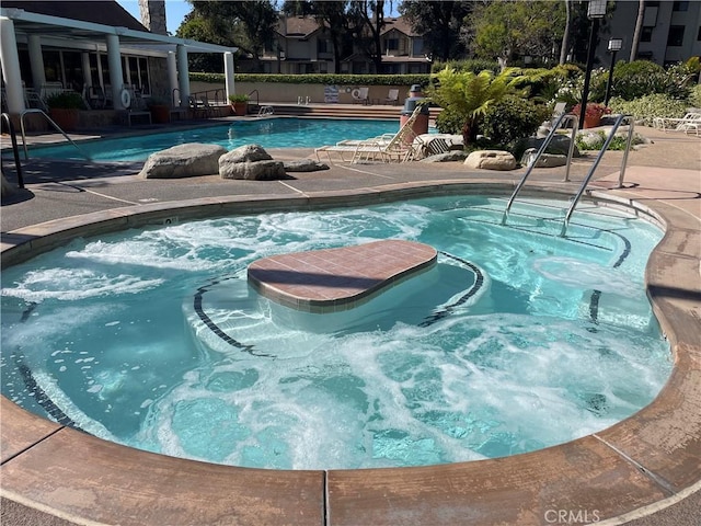 2563 Plaza Del Amo Unit 304, Torrance, CA 90503 - community pool with a community hot tub and a patio