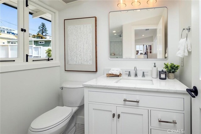 556 Through St, Laguna Beach, CA 92651 - full bath featuring vanity and a shower