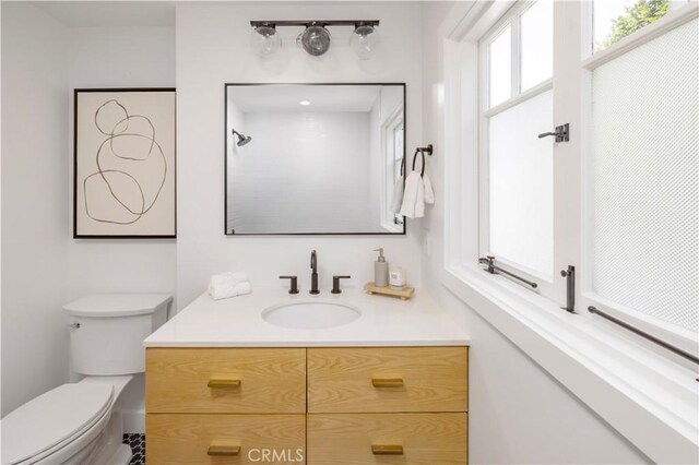 556 Through St, Laguna Beach, CA 92651 - full bath featuring vanity and toilet