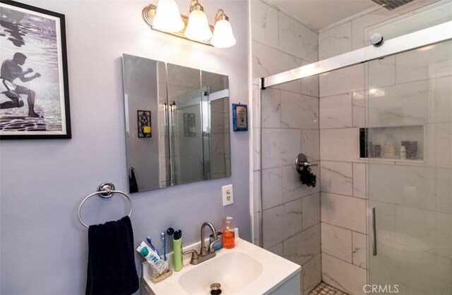 4547 W 141st St, Hawthorne, CA 90250 - full bath with vanity and a shower stall