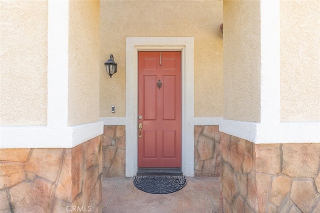 4127 Forest Highlands Cir, Corona, CA 92883 - doorway to property with stucco siding