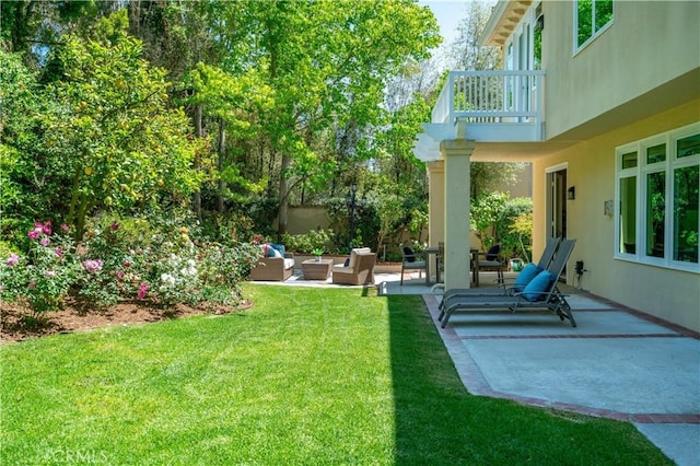48 Via Porto Grande, Rancho Palos Verdes, CA 90275 - view of green lawn featuring outdoor lounge area, a balcony, and a patio