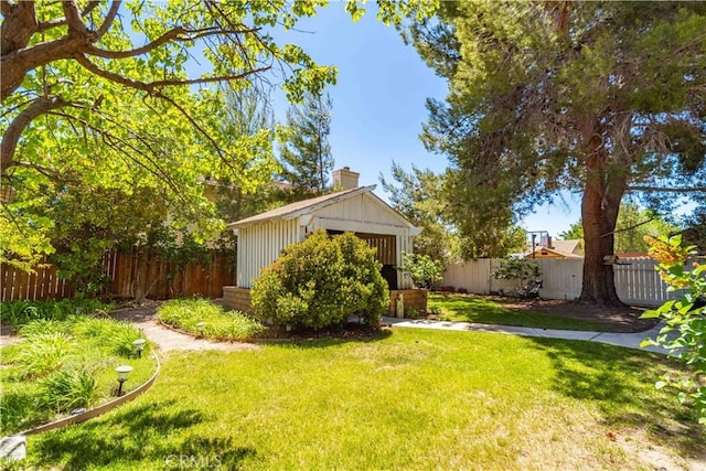 44044 11th St E, Lancaster, CA 93535 - view of yard with an outbuilding
