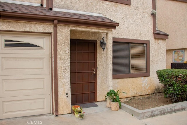916 E 65th St Unit 3, Inglewood, CA 90302 - view of exterior entry with stucco siding
