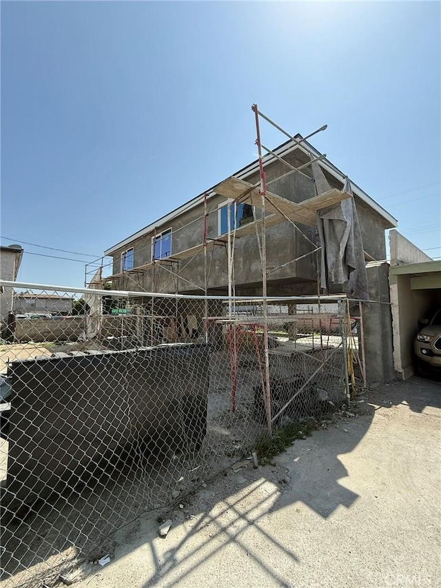 7107 Coldwater Canyon Ave, North Hollywood, CA 91605 - view of side of home