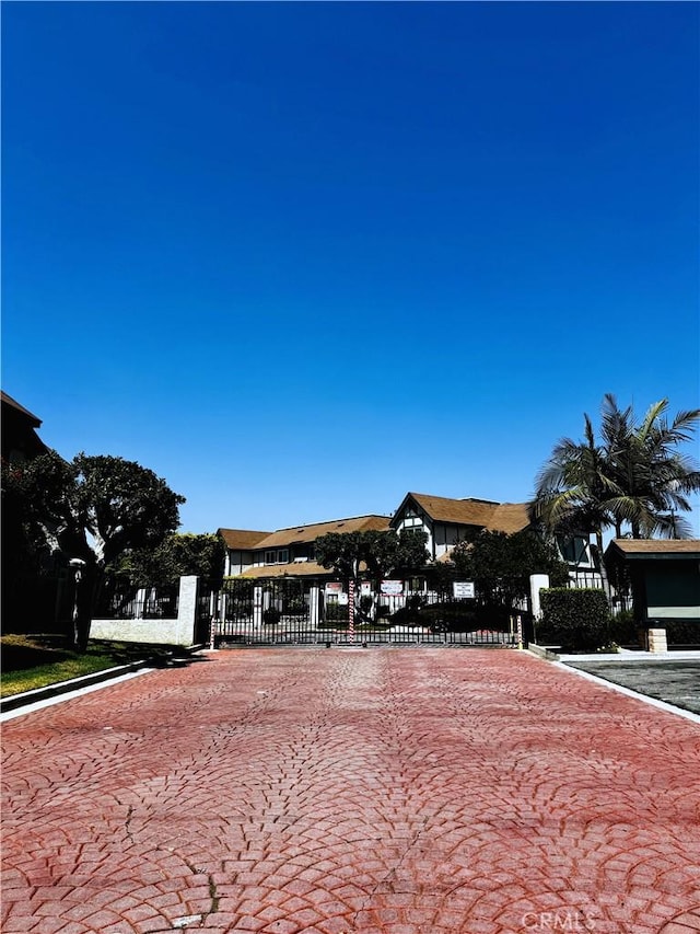 13321 Meyer Rd Unit B, Whittier, CA 90605 - surrounding community featuring curved driveway