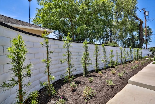 13181 Olympia Way N, Tustin, CA 92705 - view of fenced backyard