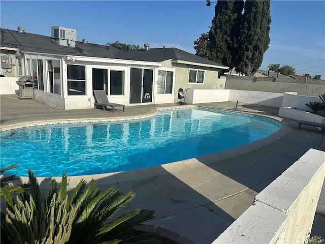 114 S Acacia Ave, Rialto, CA 92376 - view of swimming pool featuring a patio area and a fenced backyard