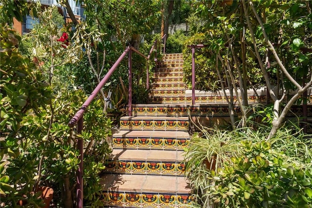 745 Crane Blvd, Los Angeles, CA 90065 - view of stairs