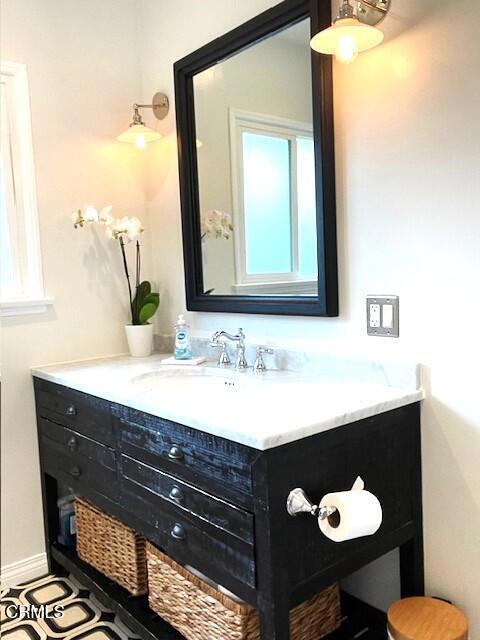 10456 Pomering Rd, Downey, CA 90241 - bathroom featuring vanity