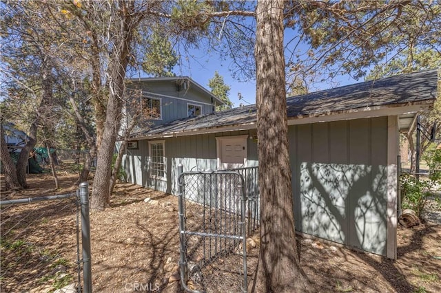 600 Moreno Ln, Sugarloaf, CA 92386 - view of side of property featuring a gate
