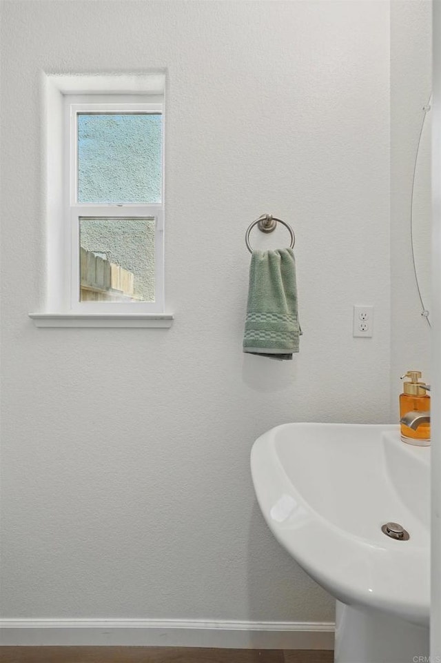 170 Montage Dr, Merced, CA 95348 - bathroom with a sink and baseboards