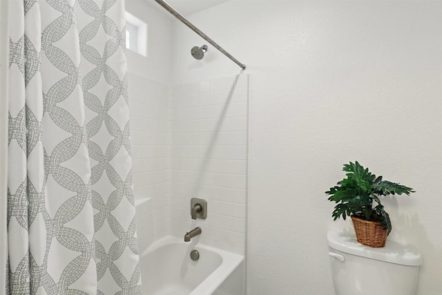 170 Montage Dr, Merced, CA 95348 - bathroom with shower / bathtub combination with curtain and toilet