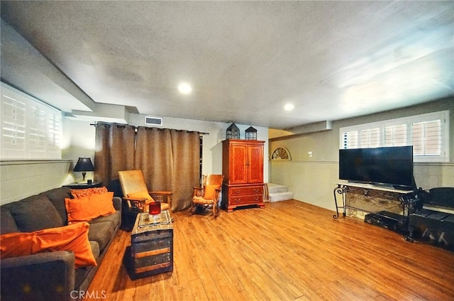 5726 Lodgepole Dr, Wrightwood, CA 92397 - photo 2