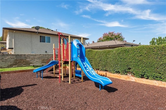 2070 Avenida Placida Unit 3, Simi Valley, CA 93063 - view of community play area