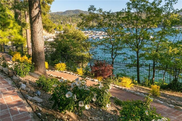 923 Lake Edge Way, Lake Arrowhead, CA 92352 - photo 59