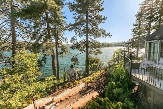 923 Lake Edge Way, Lake Arrowhead, CA 92352 - water view