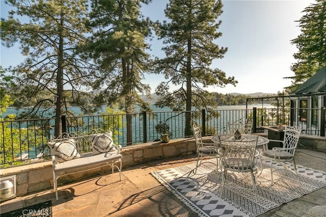 923 Lake Edge Way, Lake Arrowhead, CA 92352 - photo 1