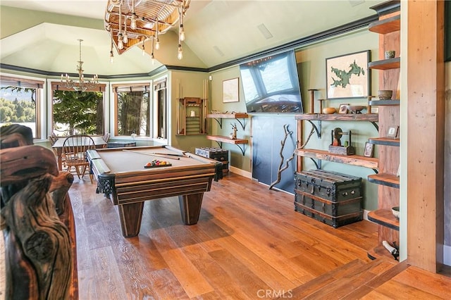 923 Lake Edge Way, Lake Arrowhead, CA 92352 - rec room featuring a chandelier, vaulted ceiling, billiards table, wood finished floors, and baseboards