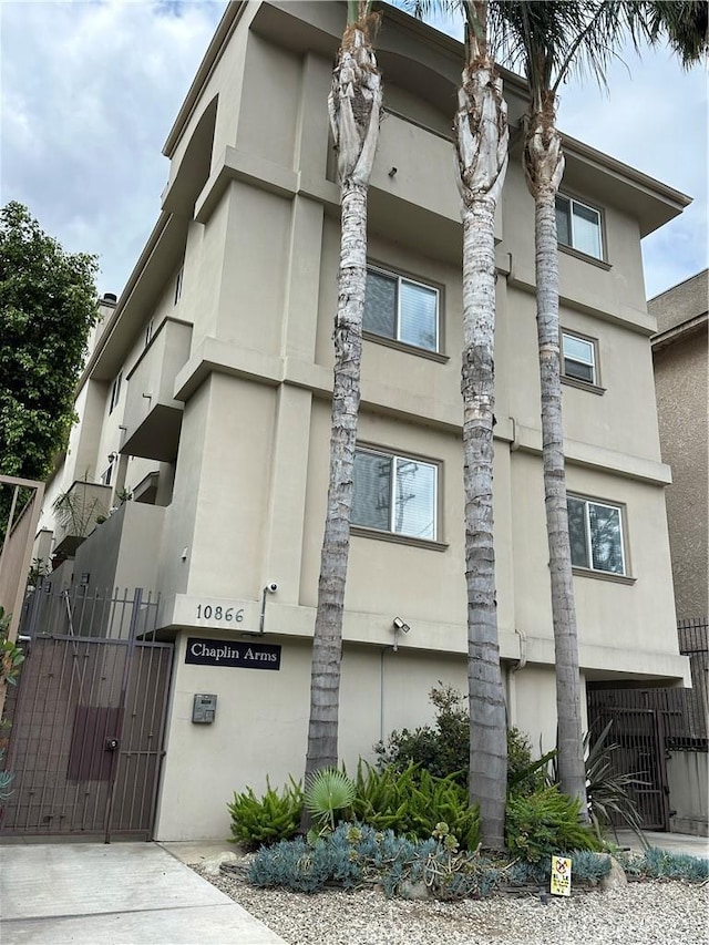 10866 Bluffside Dr Unit 2, Studio City, CA 91604 - photo 2