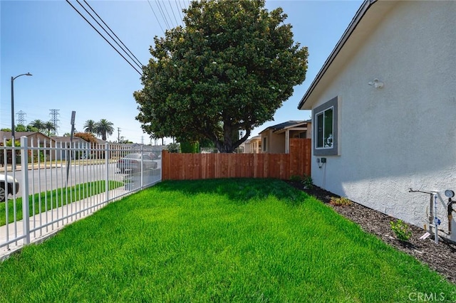939 E 97th St, Los Angeles, CA 90002 - view of yard