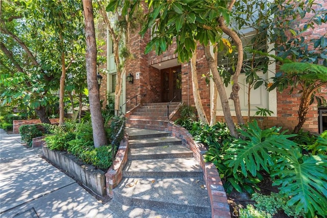 1375 Kelton Ave Unit 104, Los Angeles, CA 90024 - view of exterior entry with brick siding