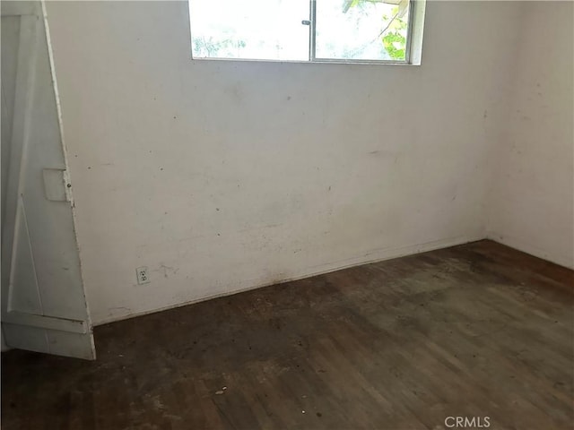 4058 Bledsoe Ave, Culver City, CA 90066 - unfurnished room featuring healthy amount of natural light and dark wood-style flooring