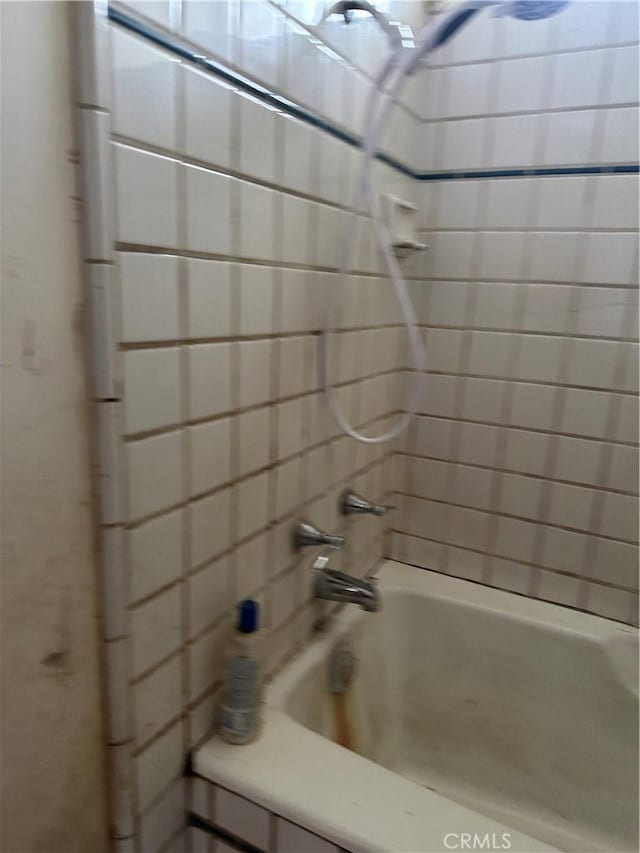 4058 Bledsoe Ave, Culver City, CA 90066 - bathroom featuring shower / bath combination