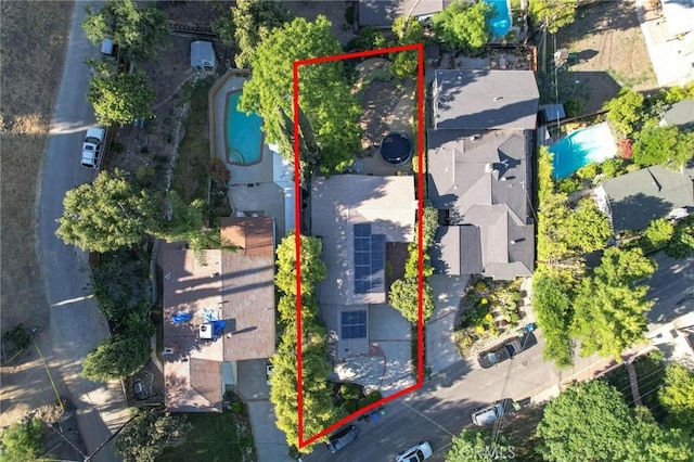20955 De Mina St, Woodland Hills, CA 91364 - bird's eye view of a pool area